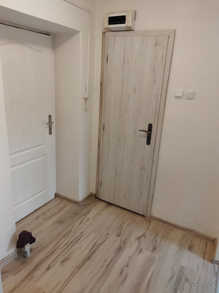 Dám do prenájmu 1.izb.but v Dca - 5
