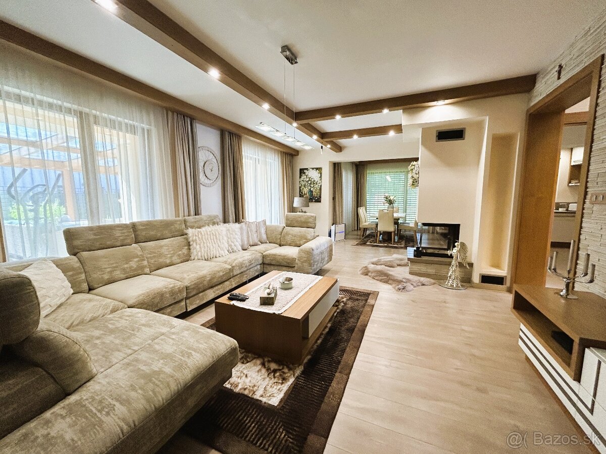 Kováčová – luxusná rodinná vila s pozemkom - 2150 m2 - 5