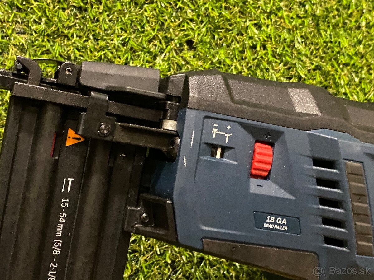 BOSCH GNH 18V-50 M PROFESSIONAL Akumulátorová klincovačka - 5