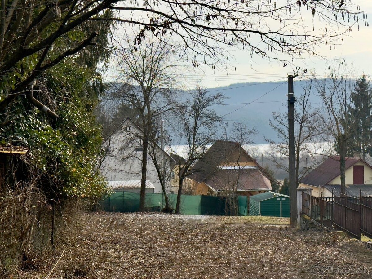 MAĎARSKO - JAZERO RAKACA STAVEBNÝ POZEMOK 227 M2 - IS NA HR - 5