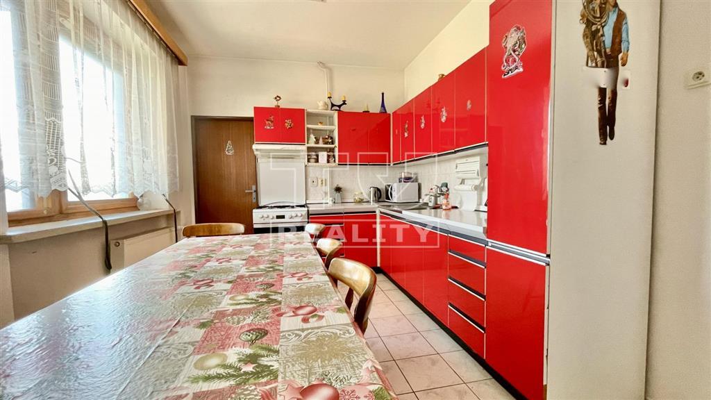 Priestranný rodinný dom vo Vrbovom – ideálny pre rodinu... - 5