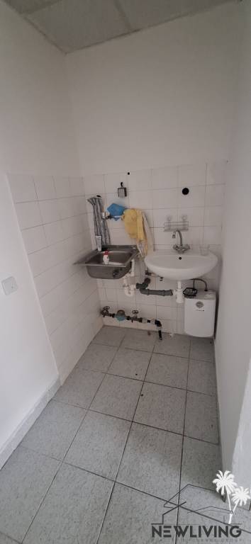 PRENÁJOM: obchodný priestor v centre, Piešťany - 5