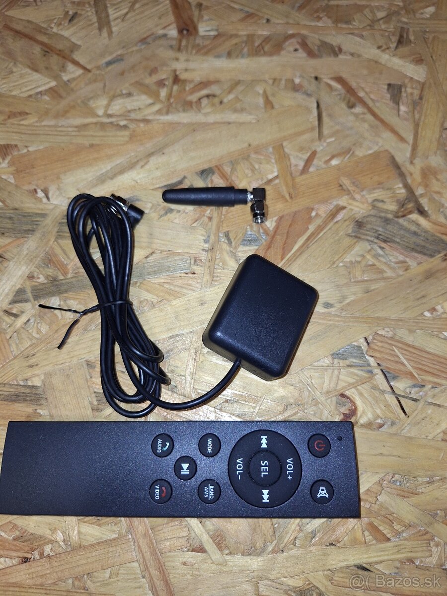 Predám vysoko kvalitné rádio ,,Retractable Screen Android - 5