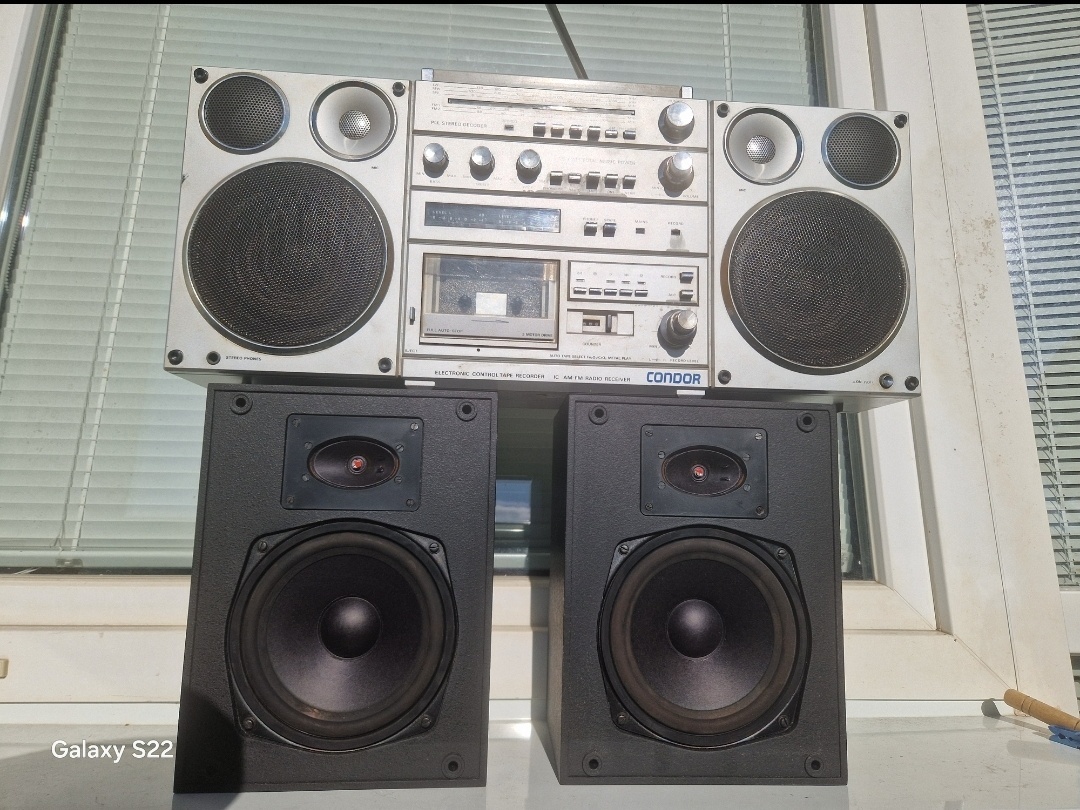 TESLA CONDOR K 304 .Prenosné Stereo Rádio 3D zvuk surround - 5