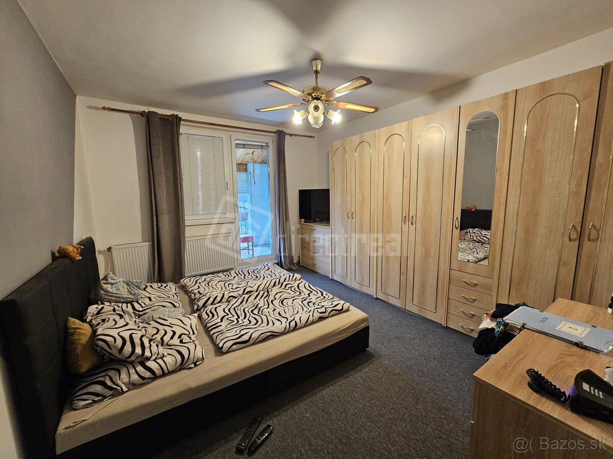 Dva rodinné domy v spoločnom dvore na pozemku 961 m2 - 5