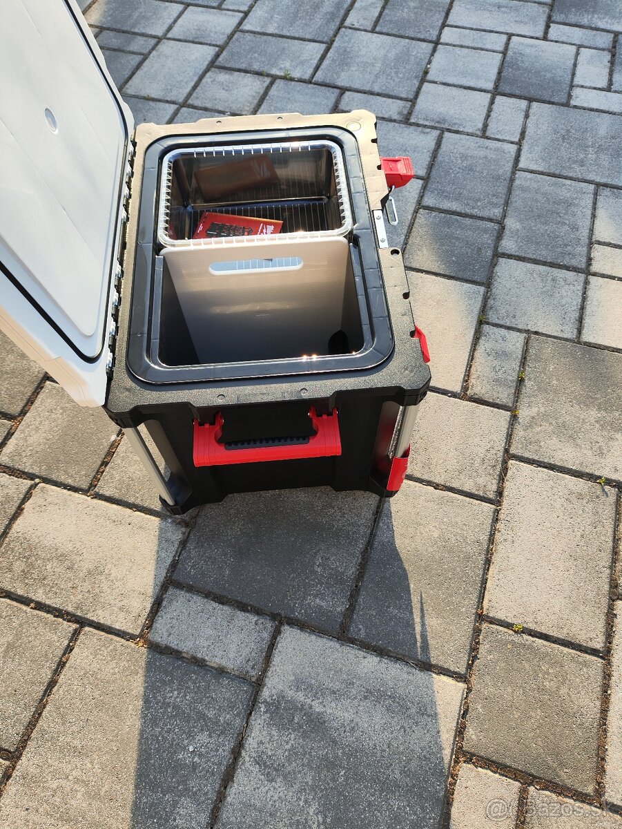 MILWAUKEE PACKOUT™ Chladiaci Box XL - 5