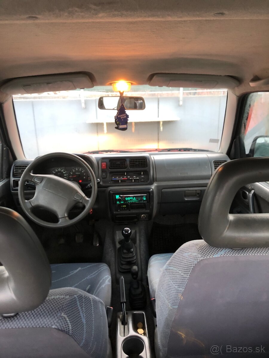 Suzuki Jimny 1.3 - 5