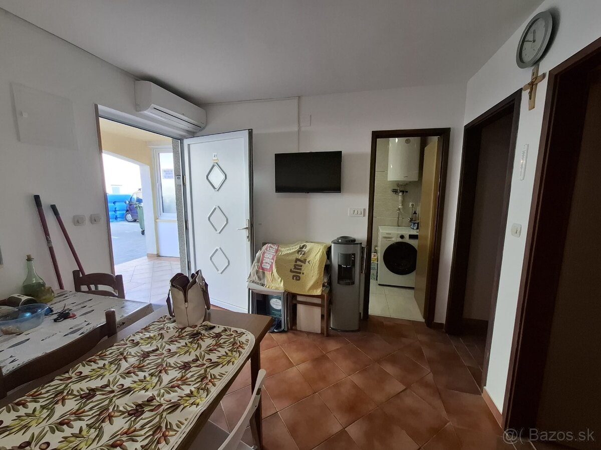 Chorvátsko, dvojspálňový apartmán 30 metrov od mora. - 5