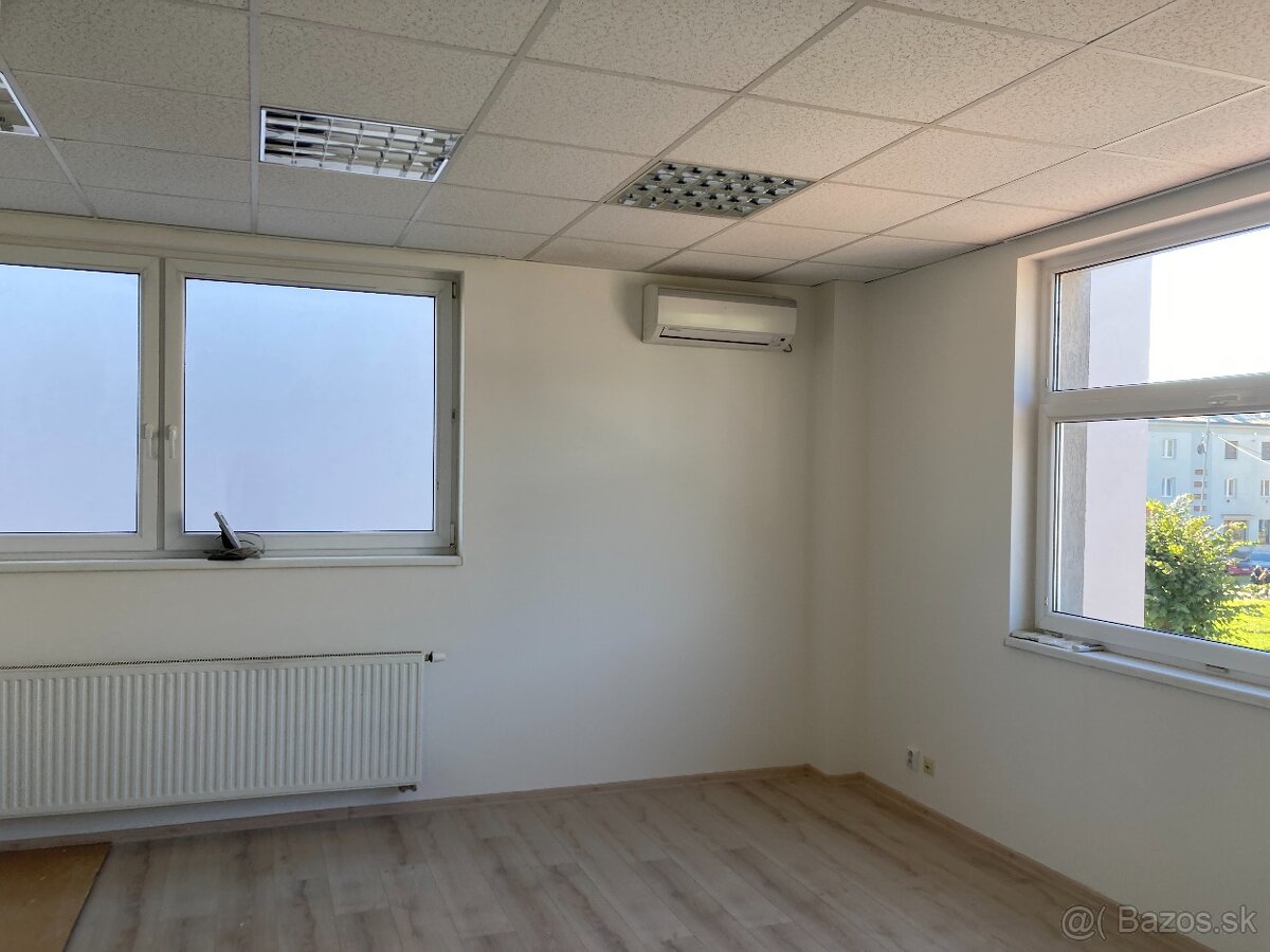 Dáme do prenájmu veľkú kanceláriu oproti urgentu v MI - 5