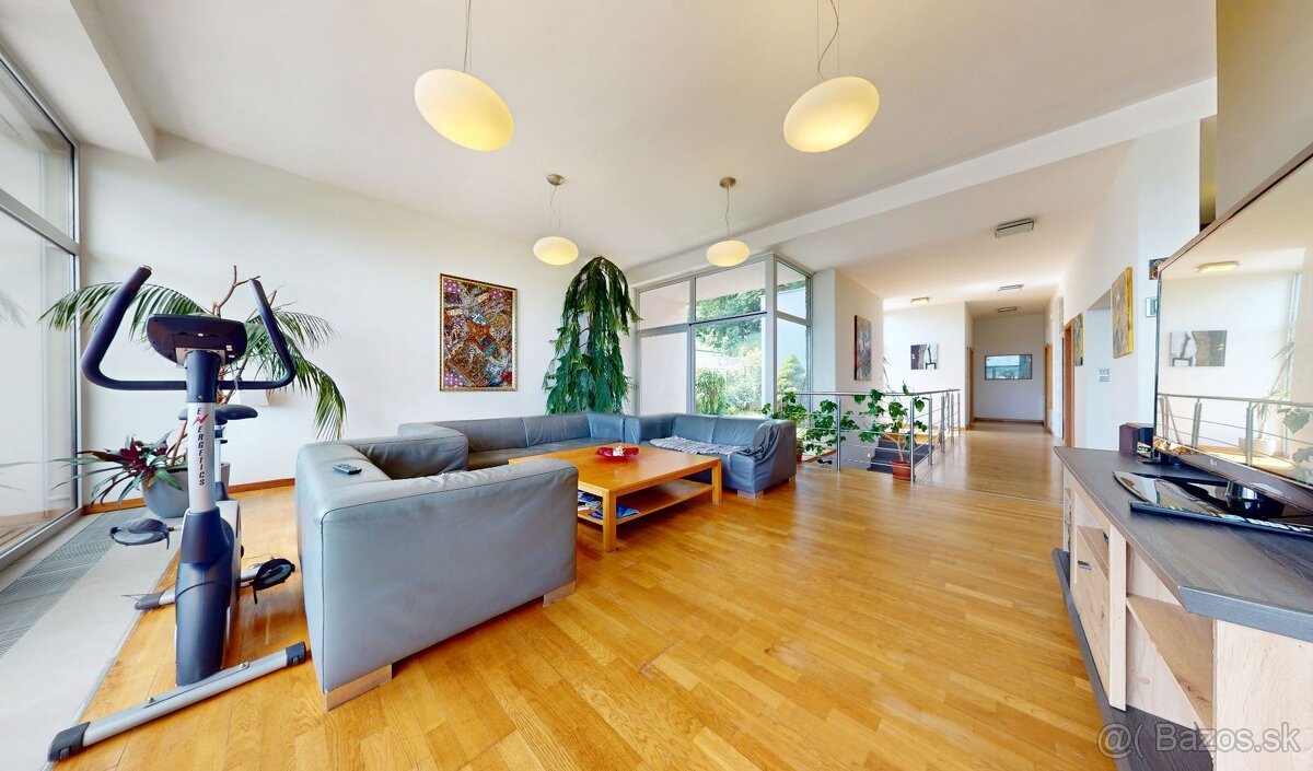 Výnimočný 6 izbový rodinný dom pri lese, Dúbravka - 5