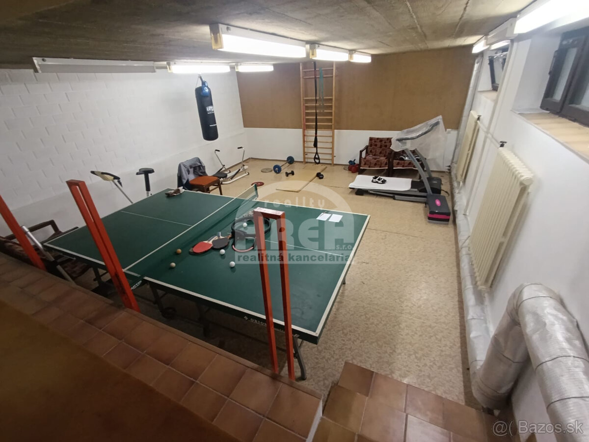 Priestranný rodinný dom v lukratívnej časti mesta Sobrance - 5