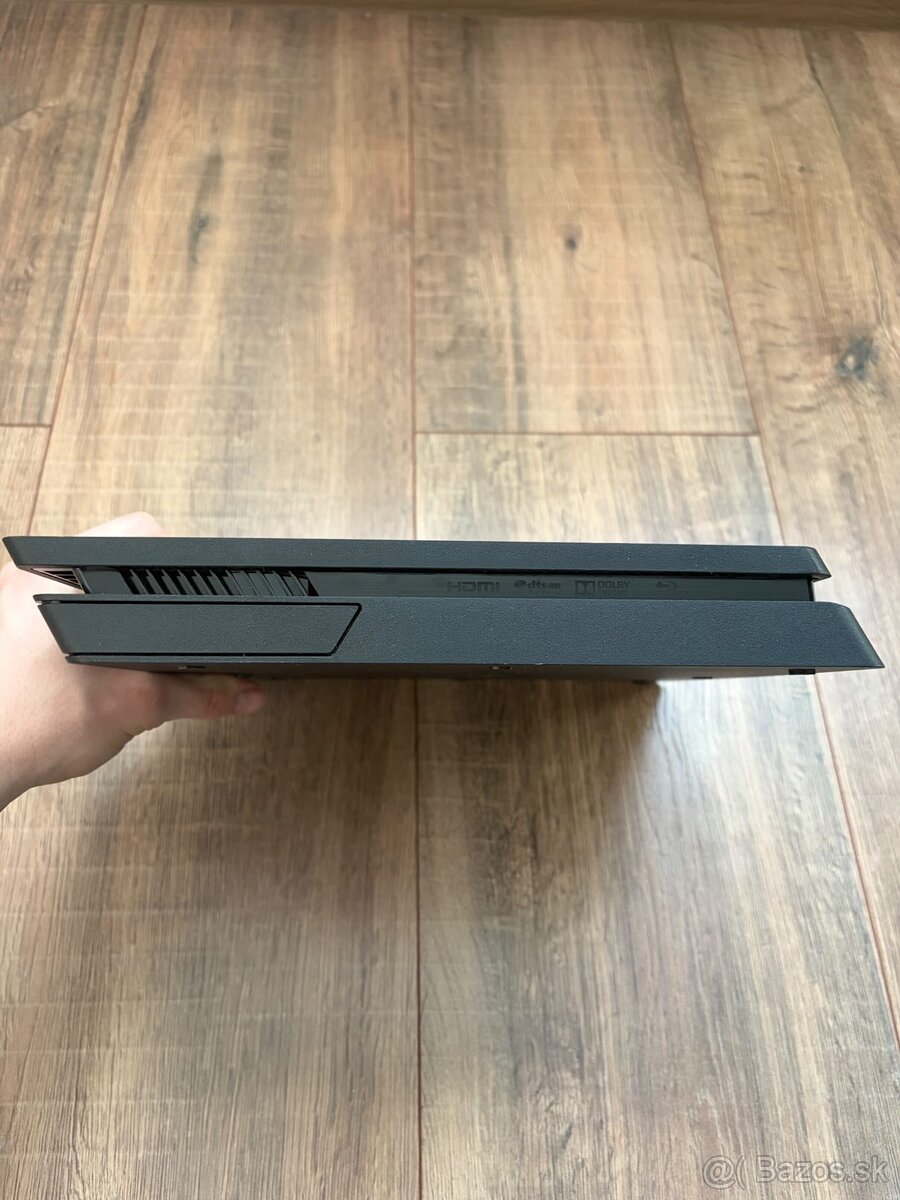 Predám PS4 Slim 500GB - 5