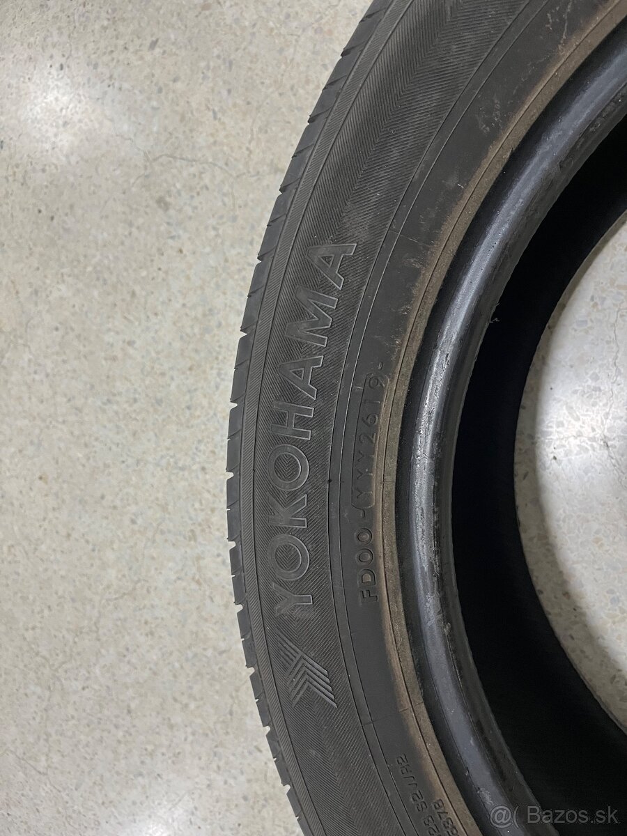 Yokohama bluearth E70 225/55 R18 - 5