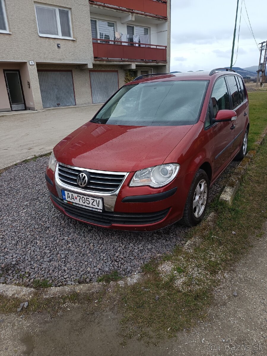 Volkswagen Touran - 5