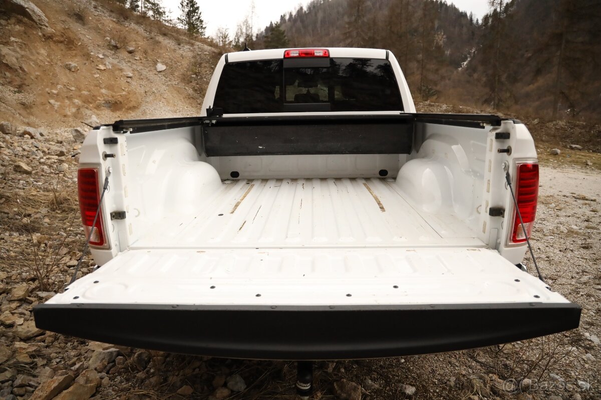 Dodge RAM 1500  5.7 HEMI 4x4 LARAMIE