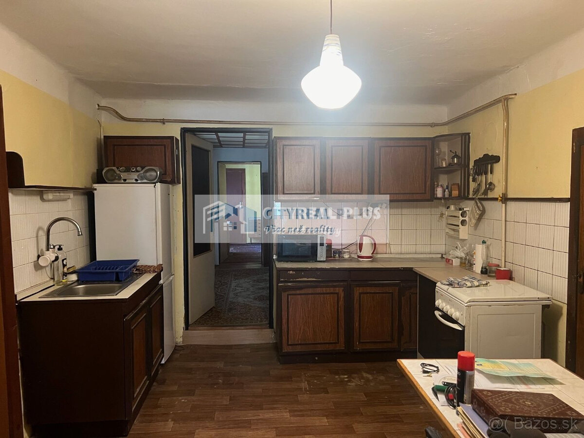Na predaj dvojgeneračný rodinný dom v obci Andovce - 5