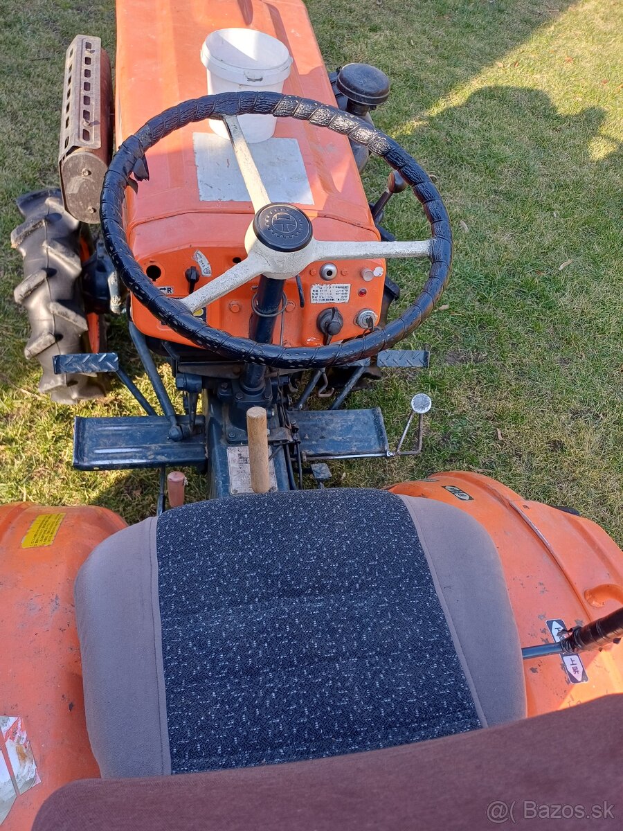 Predám malotraktor Kubota B7000 4wd - 5