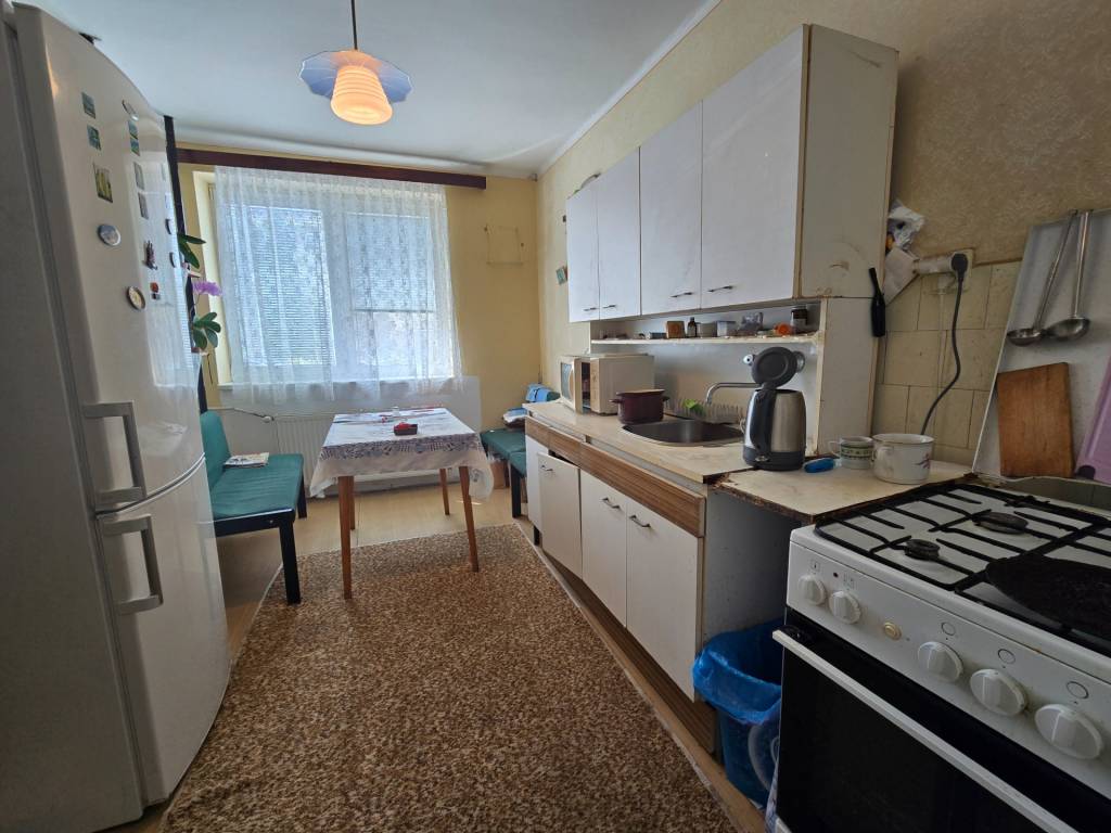 REZERVOVANÉ 4 + 2 izbový rodinný dom - 5