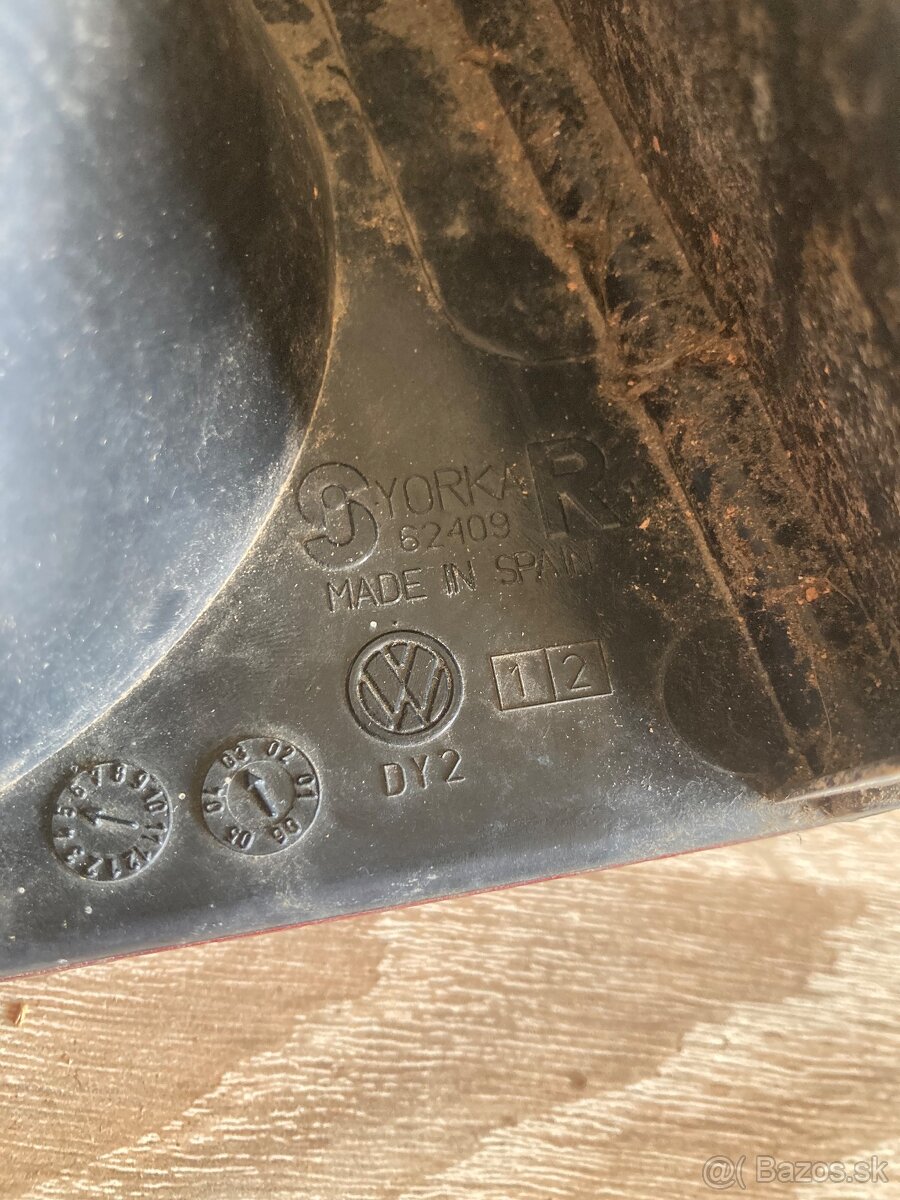 Predám zadné svetla na Polo 9n - 5