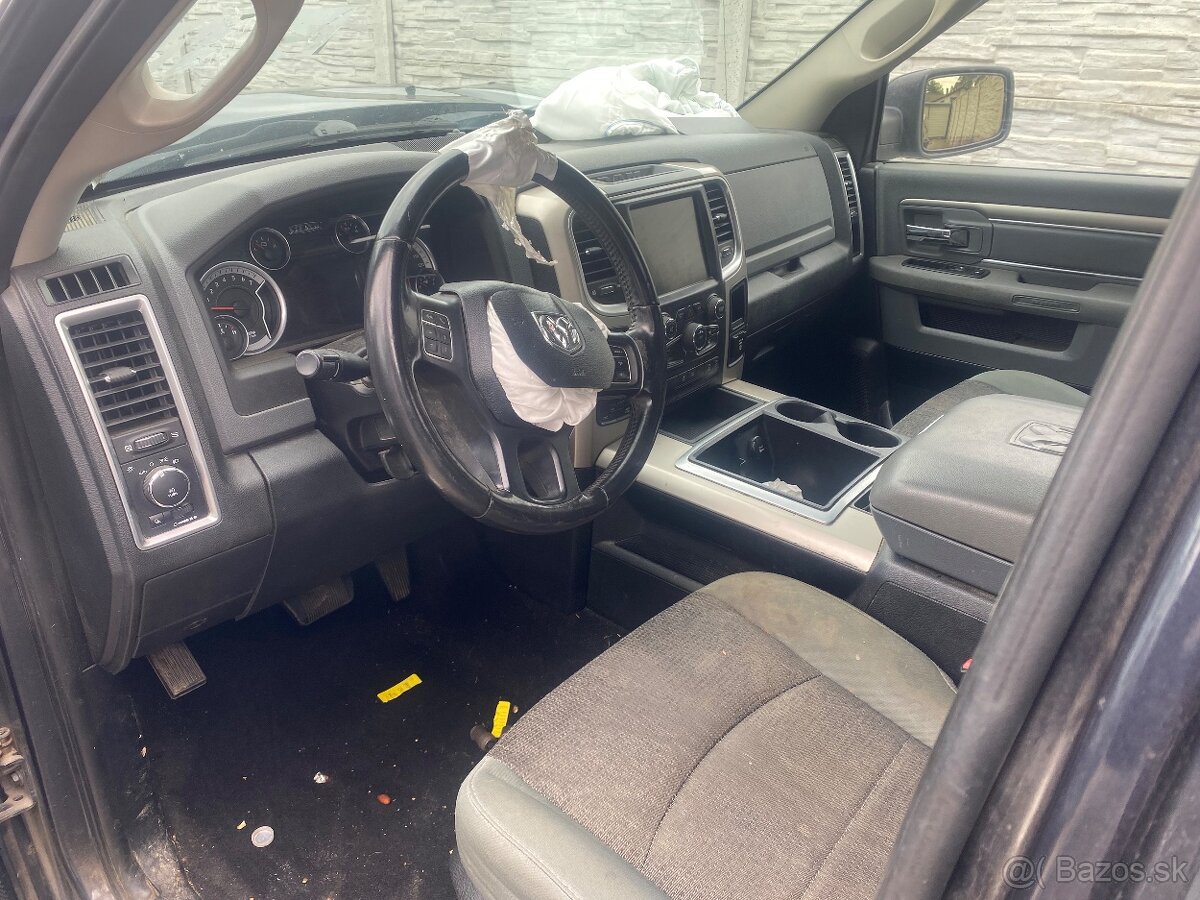 Dodge Ram 5.7 HEMI 4x4 2014r.v - 5