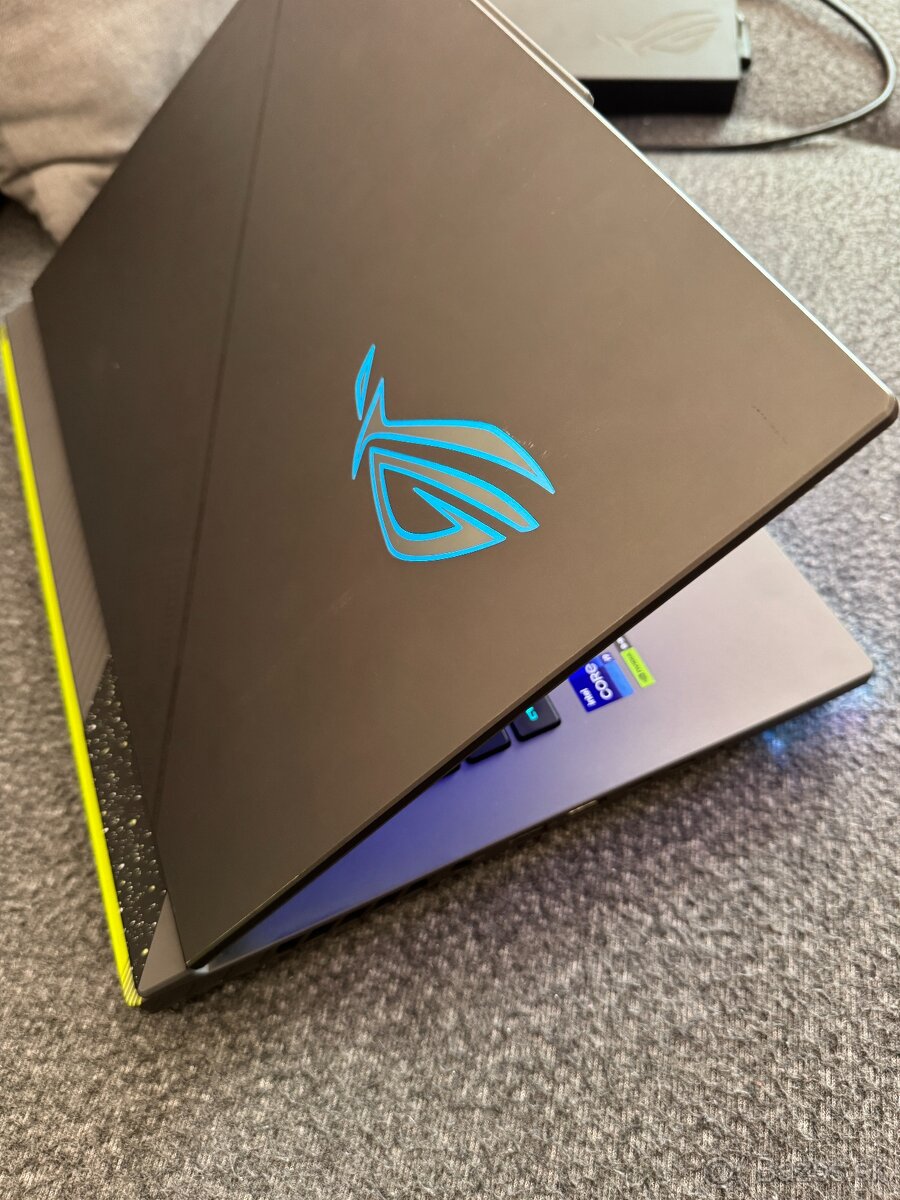 Asus ROG Strix G16 (model G614J) - 5