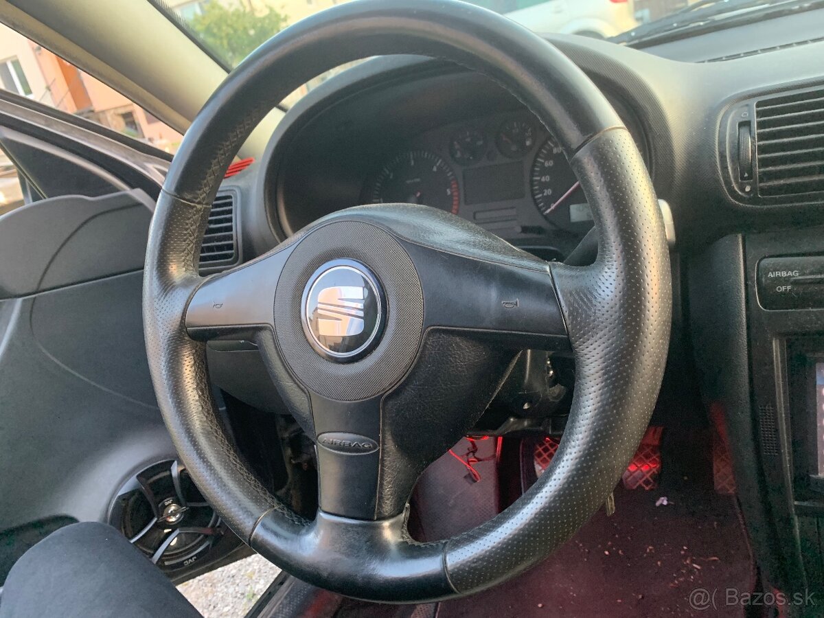 Seat Leon 1,9 TDi prvej generácie predám diely - 5