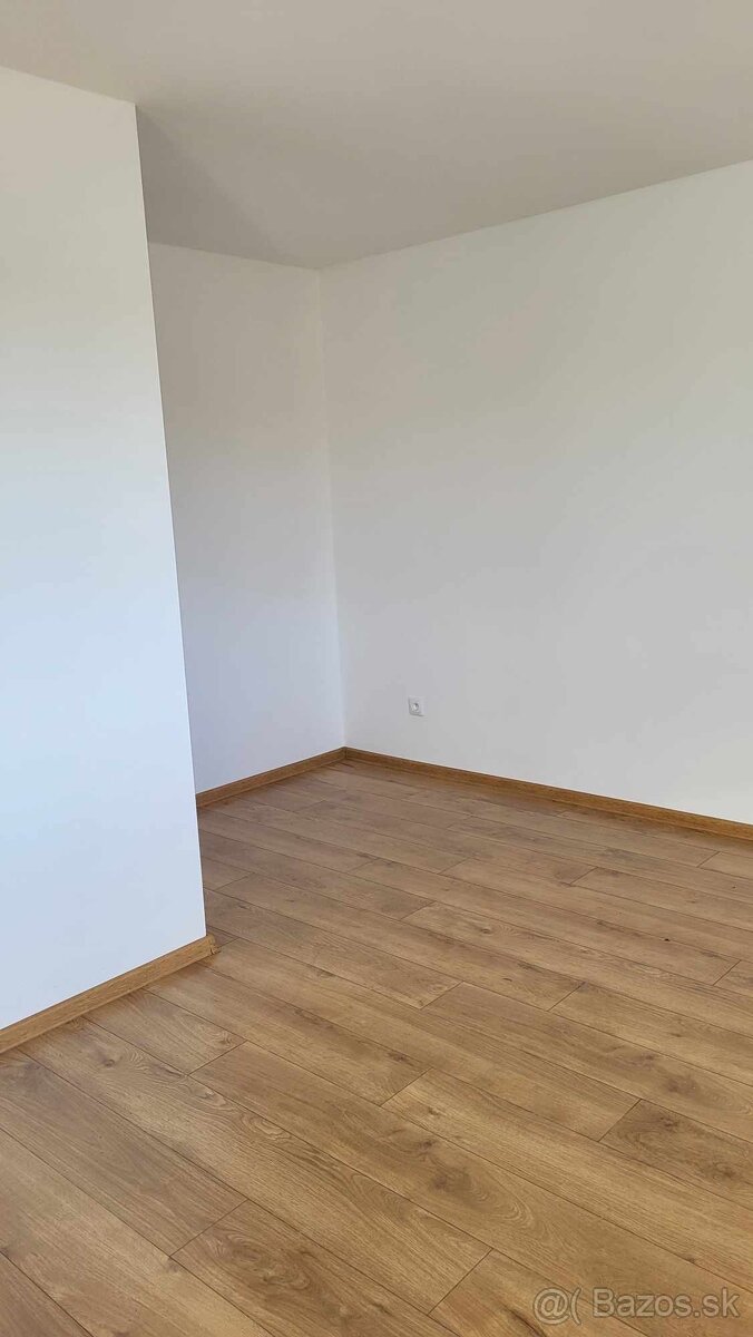 Na preda Rd s 3 bytovými jednotkami Levice - 5