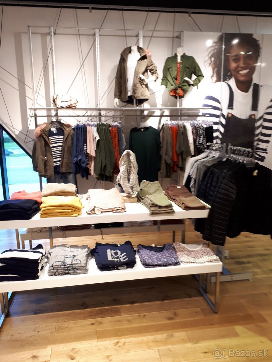 Prezentačná súprava stôl + 2 lavice - 5