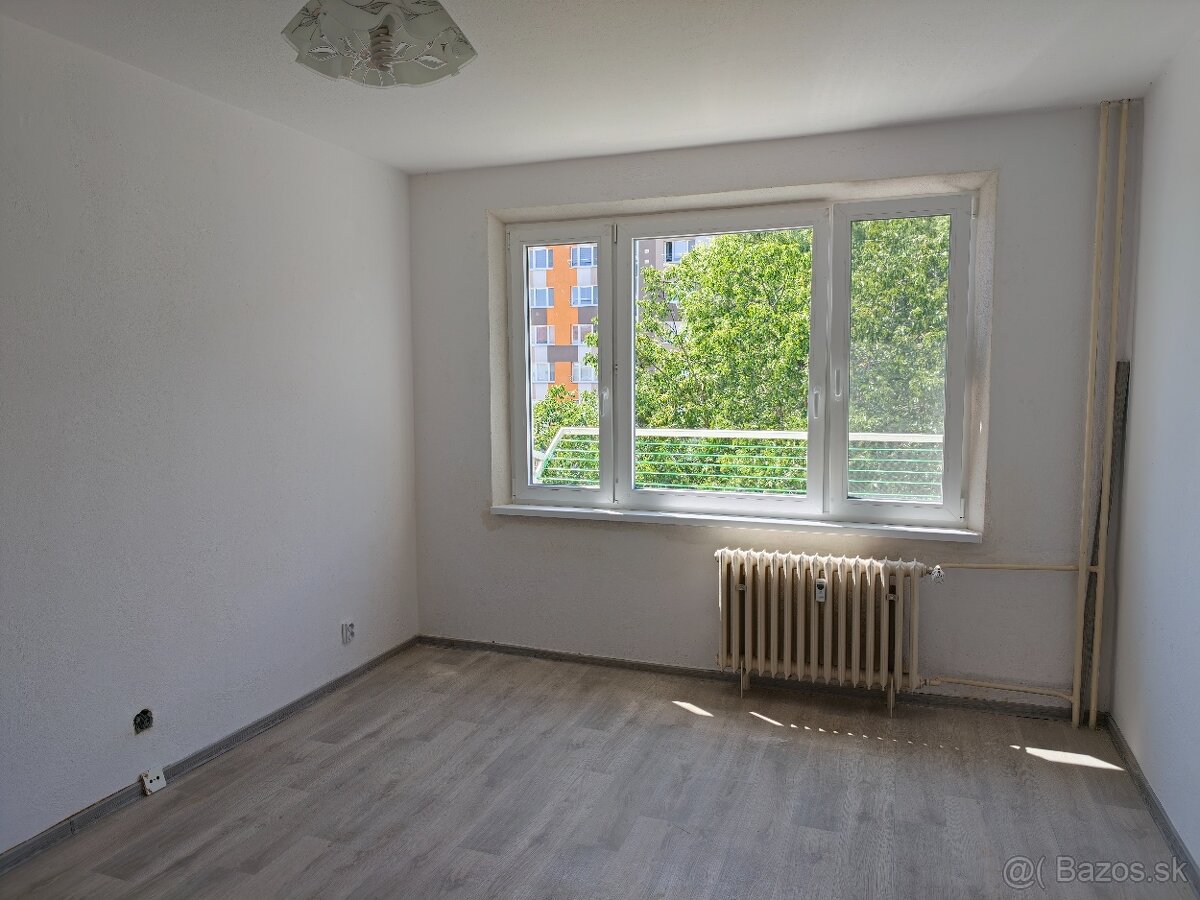 Prenajmem 1-izbový byt v centre RS - 5
