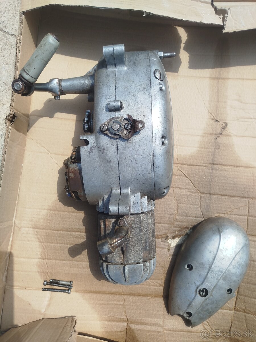 Jawa 555 motor - 5