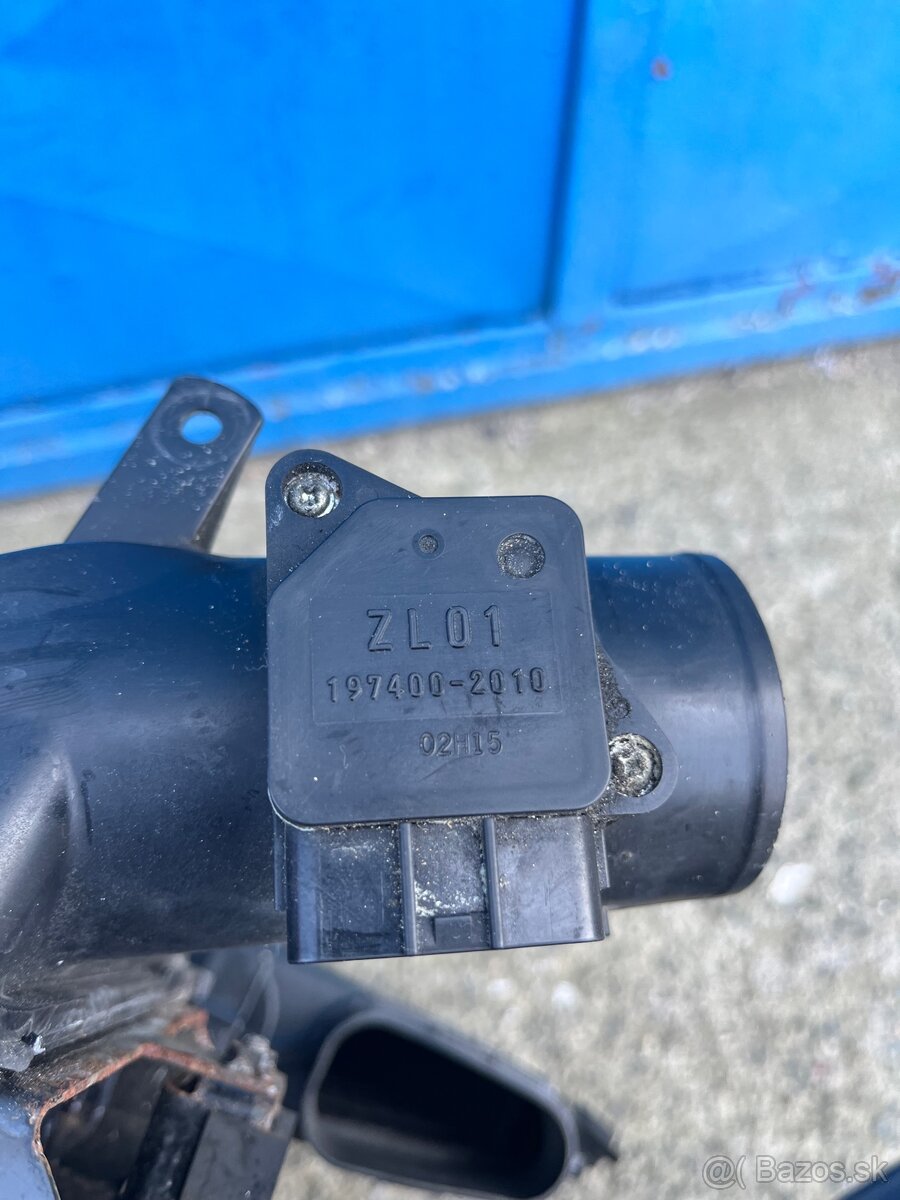 Mazda 3 BK airbox 1.6 77kw benzín - 5