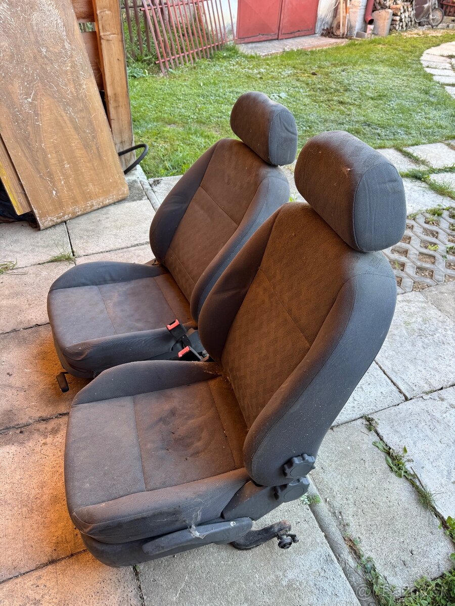 Predám predné sedačky na octavia 1 - 5