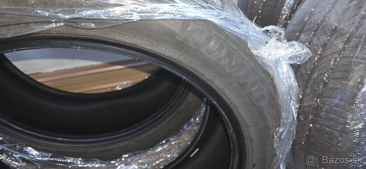 Predám 4× letné pneumatiky KUMHO CRUGEN HP71 235/50 R19 99H - 5