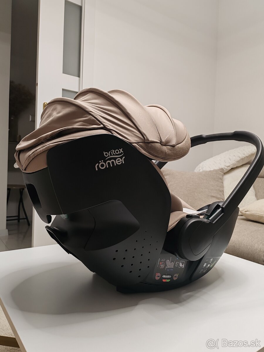 Úplne nová Autosedačka Britax Romer - vajíčko - 5