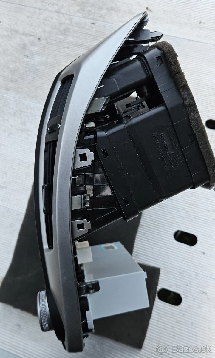 Stredovi panel Kia Ceed. - 5