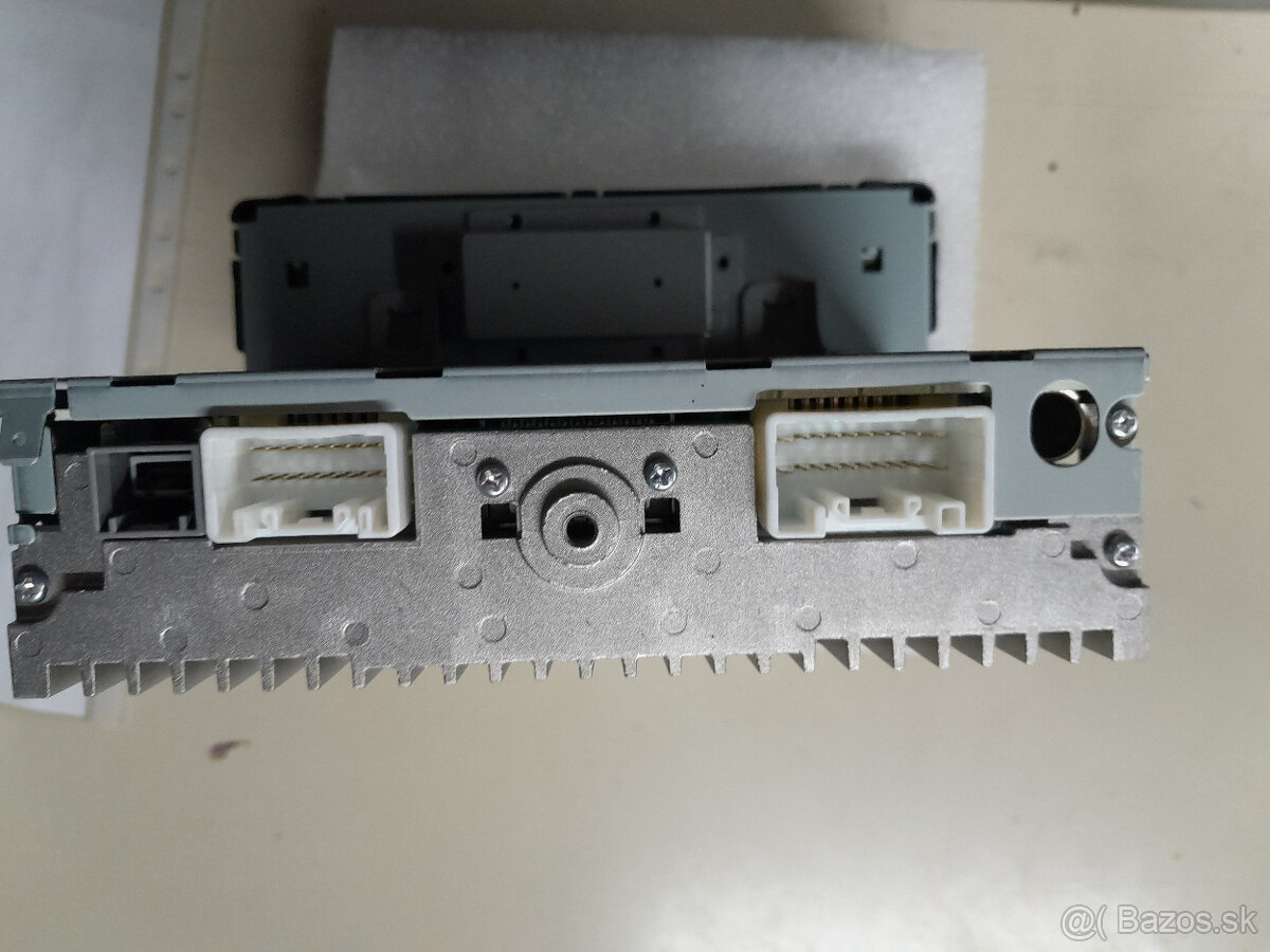 Predám autorádio Mitsubishi - 5