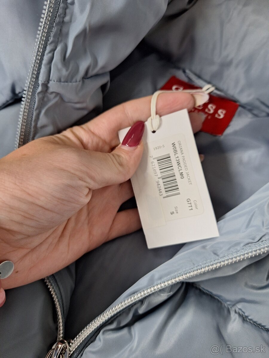 Guess bunda s opaskom,kapucňou a huňatou kožušinou - 5