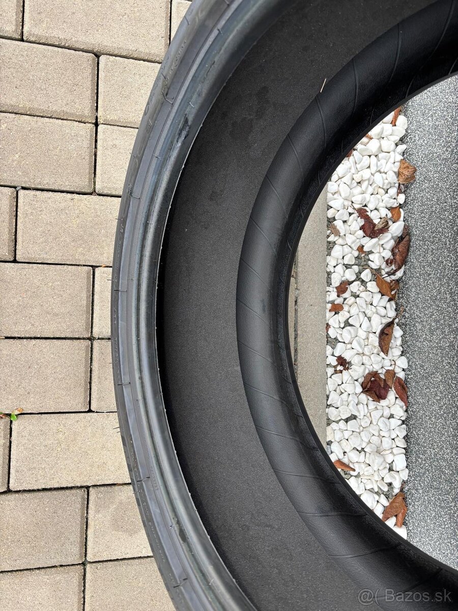 235/45 R18 Michelin - 5