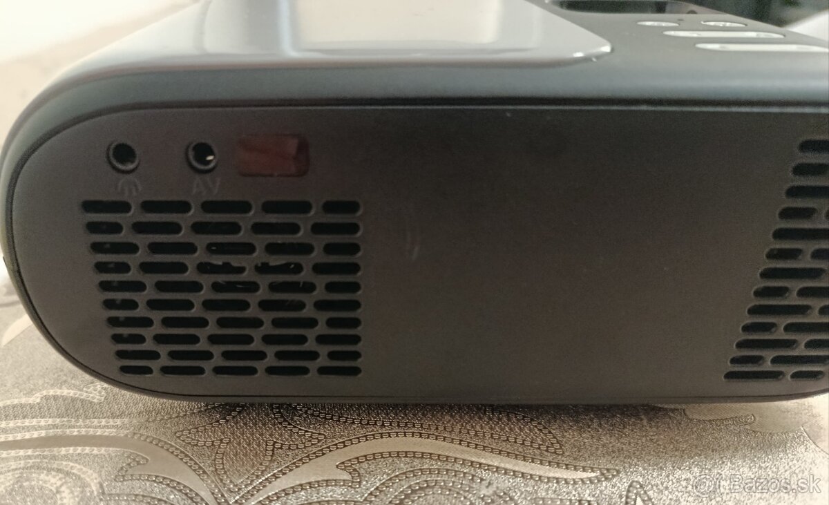 FullHD LED prenosný projektor HORLAT s Wifi Bluetooth - 5