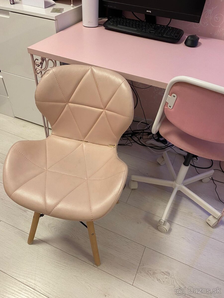 Ružový písací stôl - 5