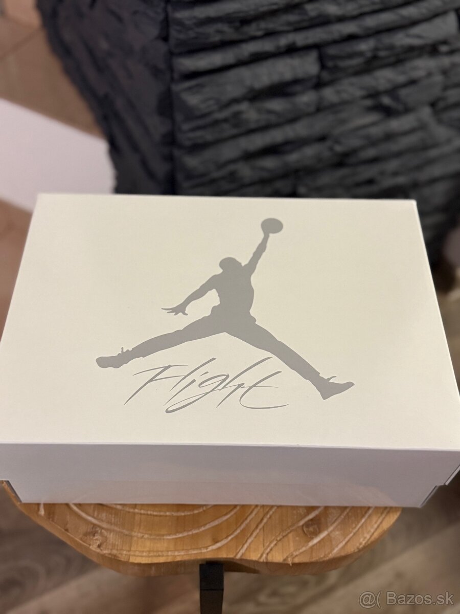 Jordan 4 Pine Green - 5