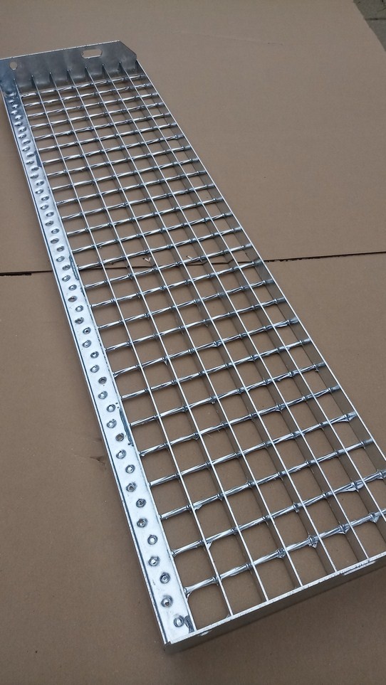 Schodiskový stupeň 1000x270mm 30x2 - 5