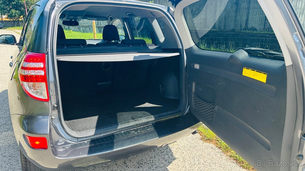 Toyota Rav4 D4-D 4x4 - 5