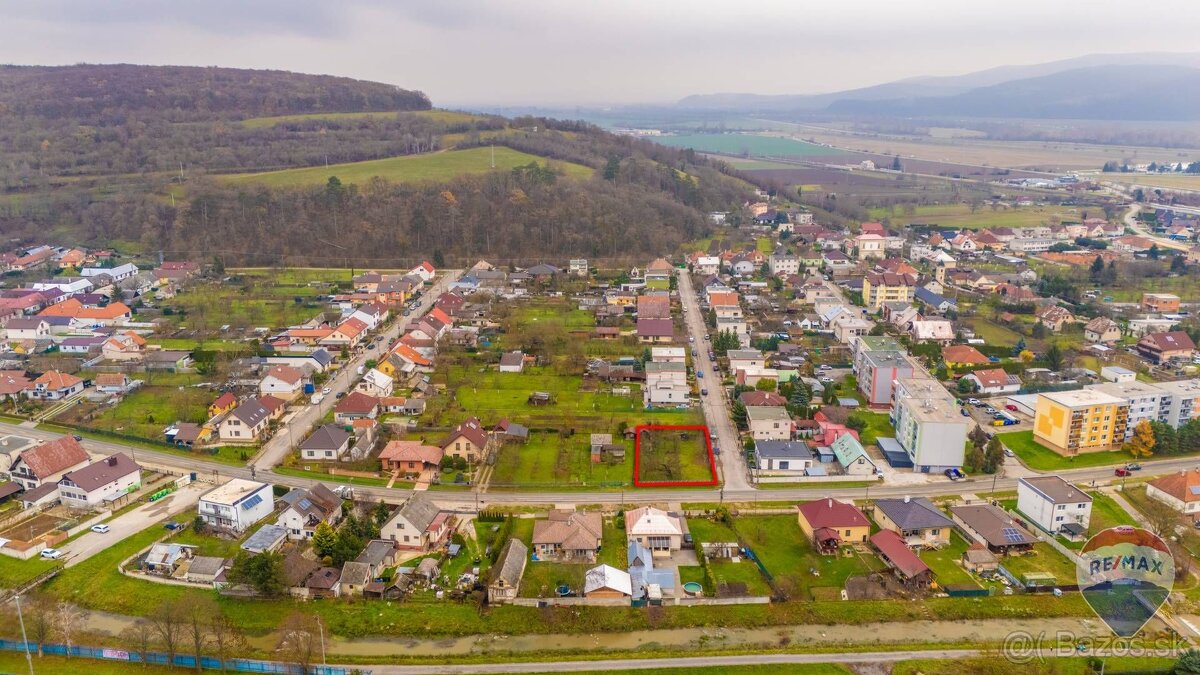 na predaj pozemok Trenčianske Bohuslavice 698m2 - 5