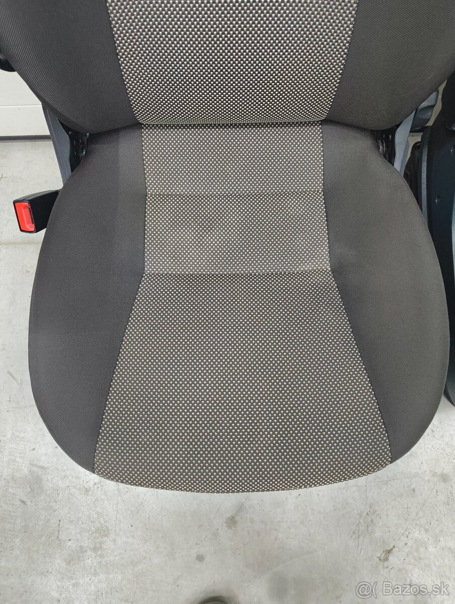 Predám čisto nové sedačky na Fiat Ducato - 5