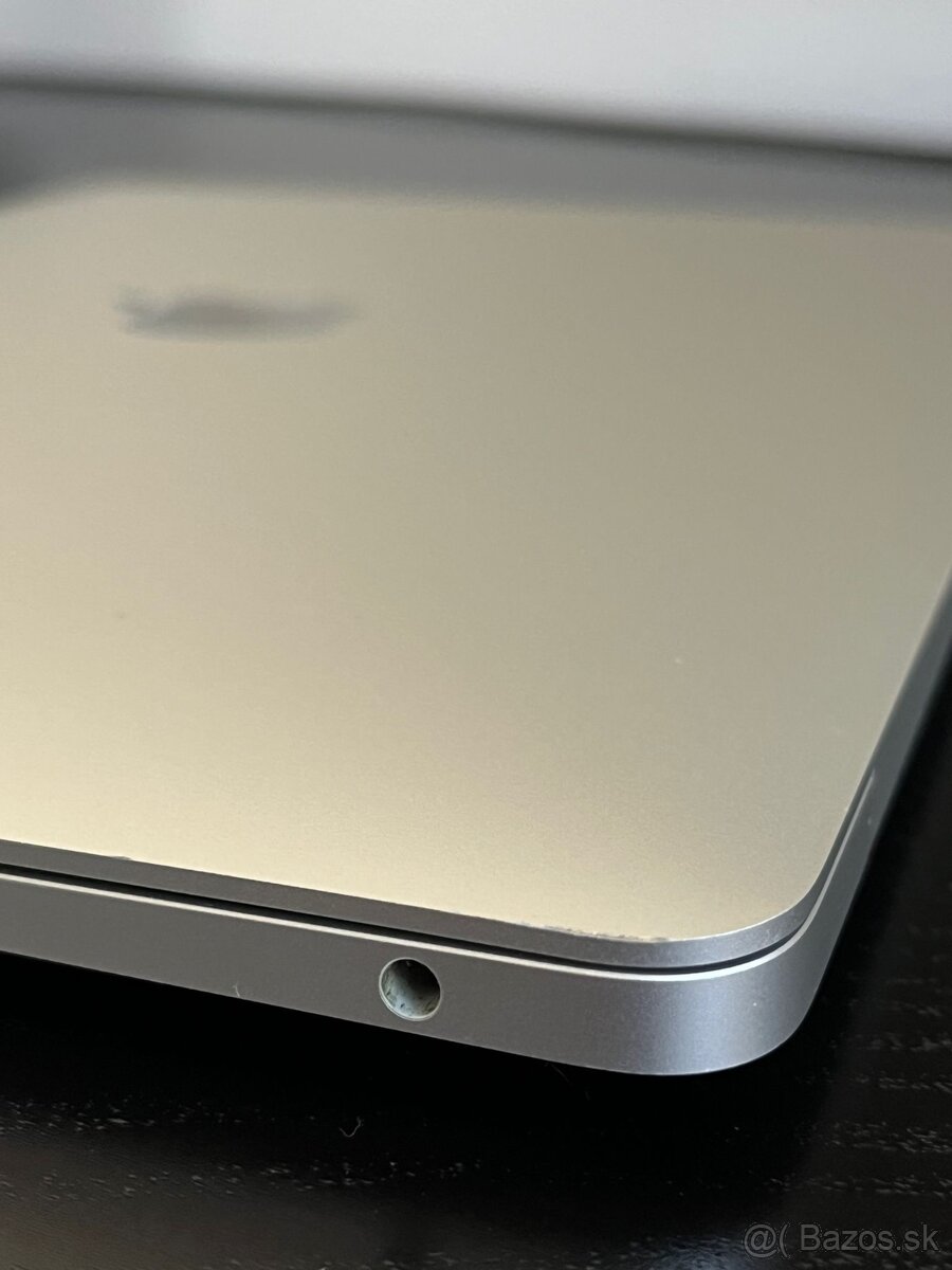 MacBook Air 13" Apple M1 8C CPU 7C GPU 16GB 256GB - 5