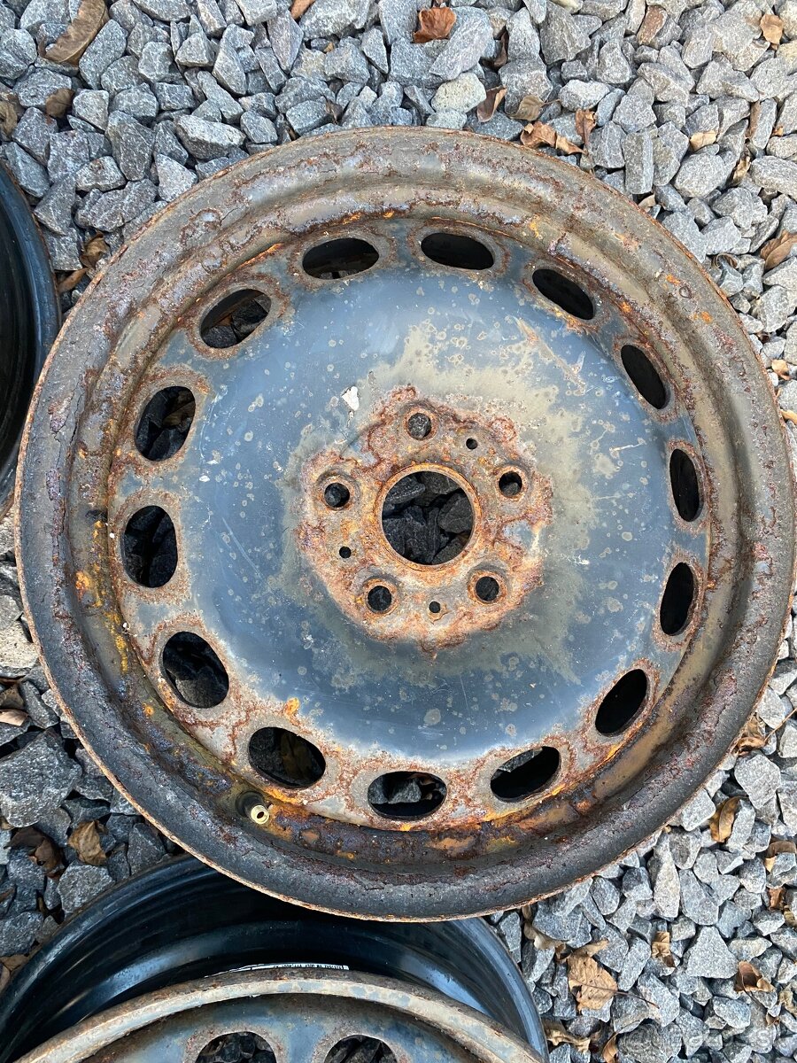 Predám kolesa plechové disky 4ks 5x112 R16 - 5