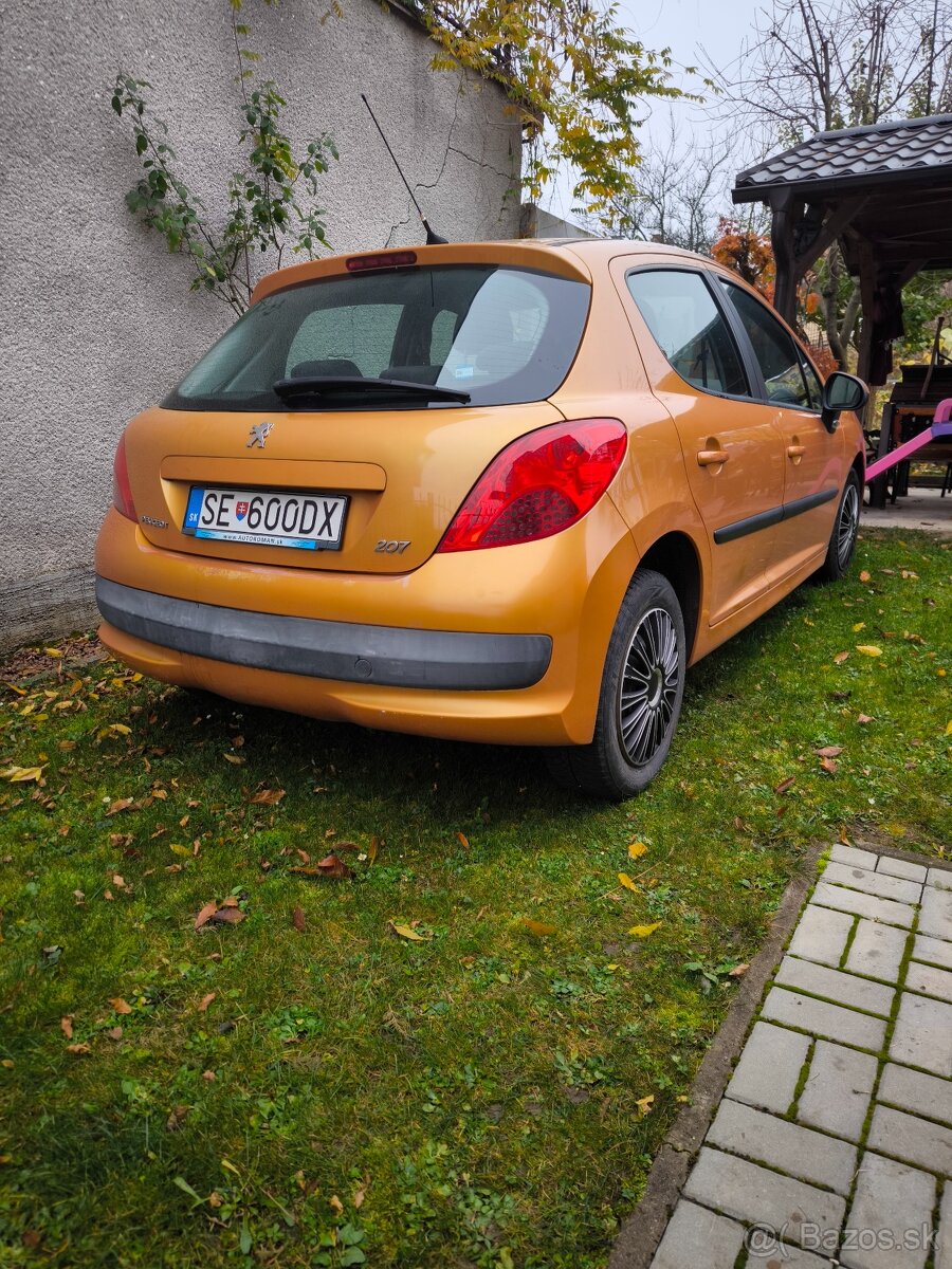 Predám Peugeot 207 5P benzín 1,4 65kw - 5