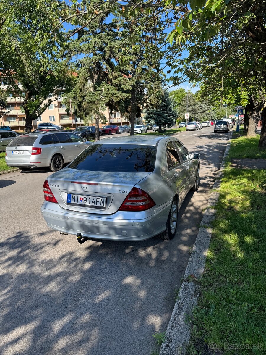 predám Mercedes-Benz C220 - 5