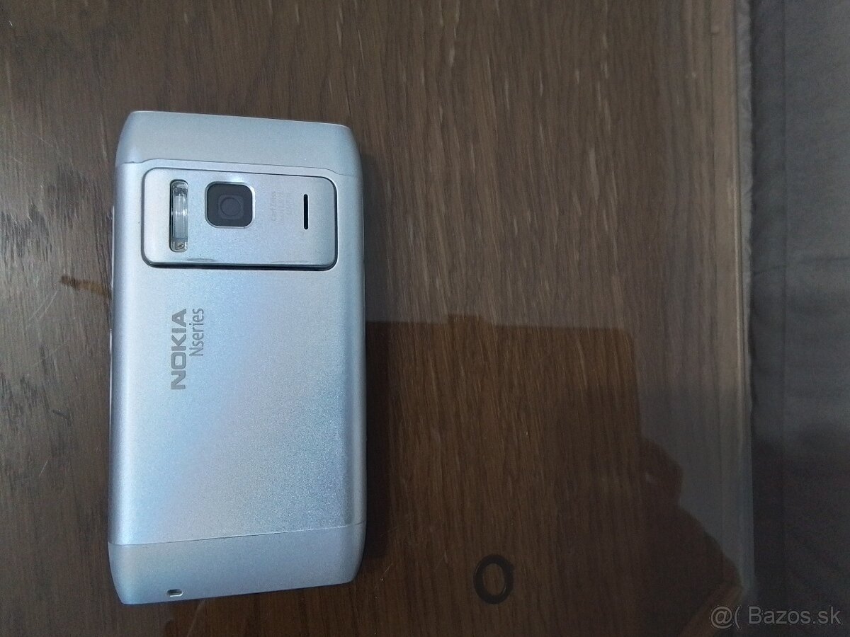 Nokia N8 - 5